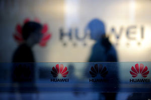 Huawei обвинили в шпионаже