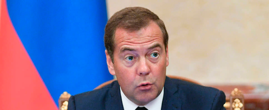 Медведев оценил вероятность отключения России от интернета