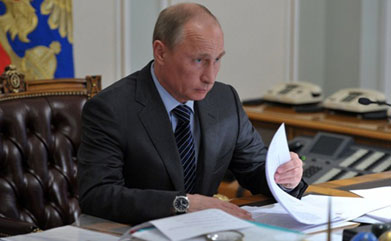 Путин подписал закон об иностранных СМИ