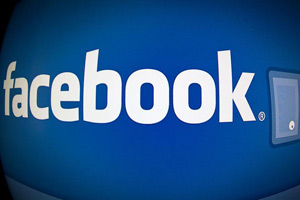 Роскомнадзор попросил Facebook исполнять закон